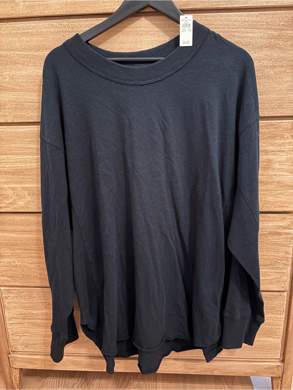 Women’s American Eagle Black Crewneck Sweater